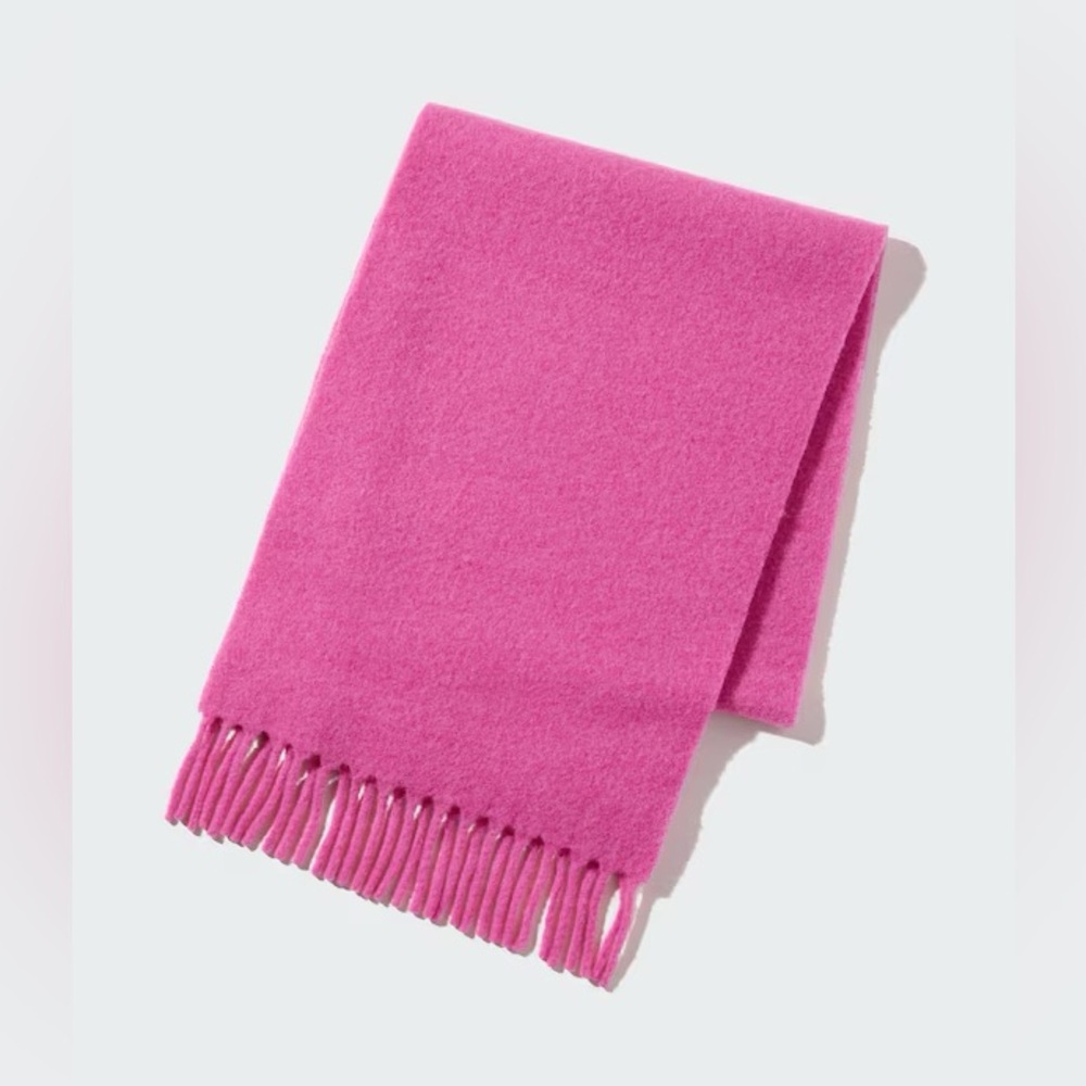 Uniqlo Pink‎  Chunky Scarf.